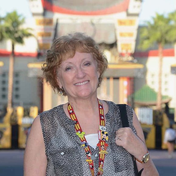 Meet your Posher, Martha - Picture 1 of 6